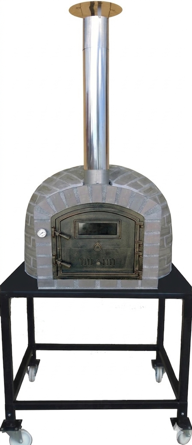 Gemauerter Holzbackofen Stromboli auf passendem Gestell